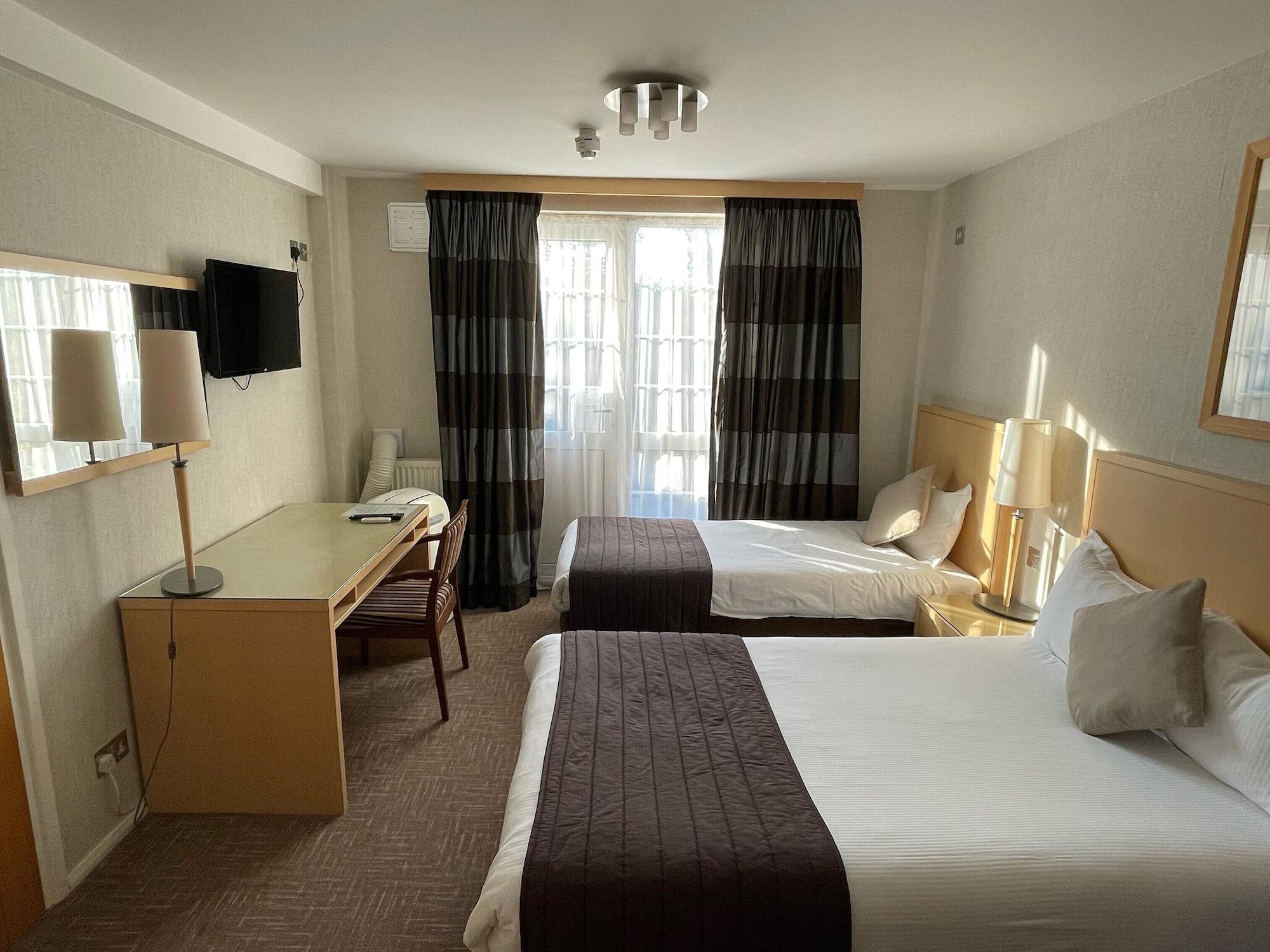 Best Western Homestead Court Hotel Вэлвин Гарден Сити Экстерьер фото