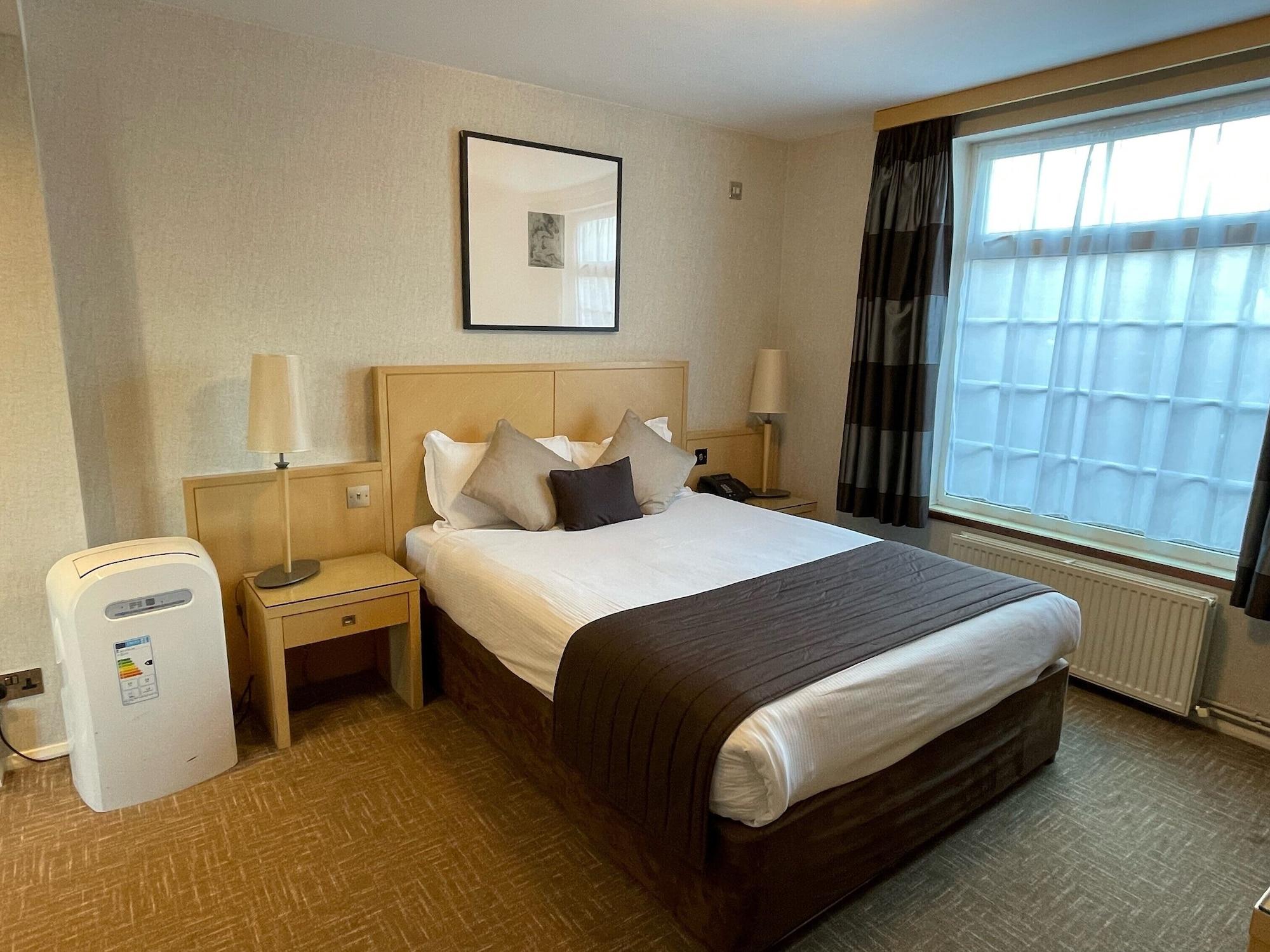Best Western Homestead Court Hotel Вэлвин Гарден Сити Экстерьер фото