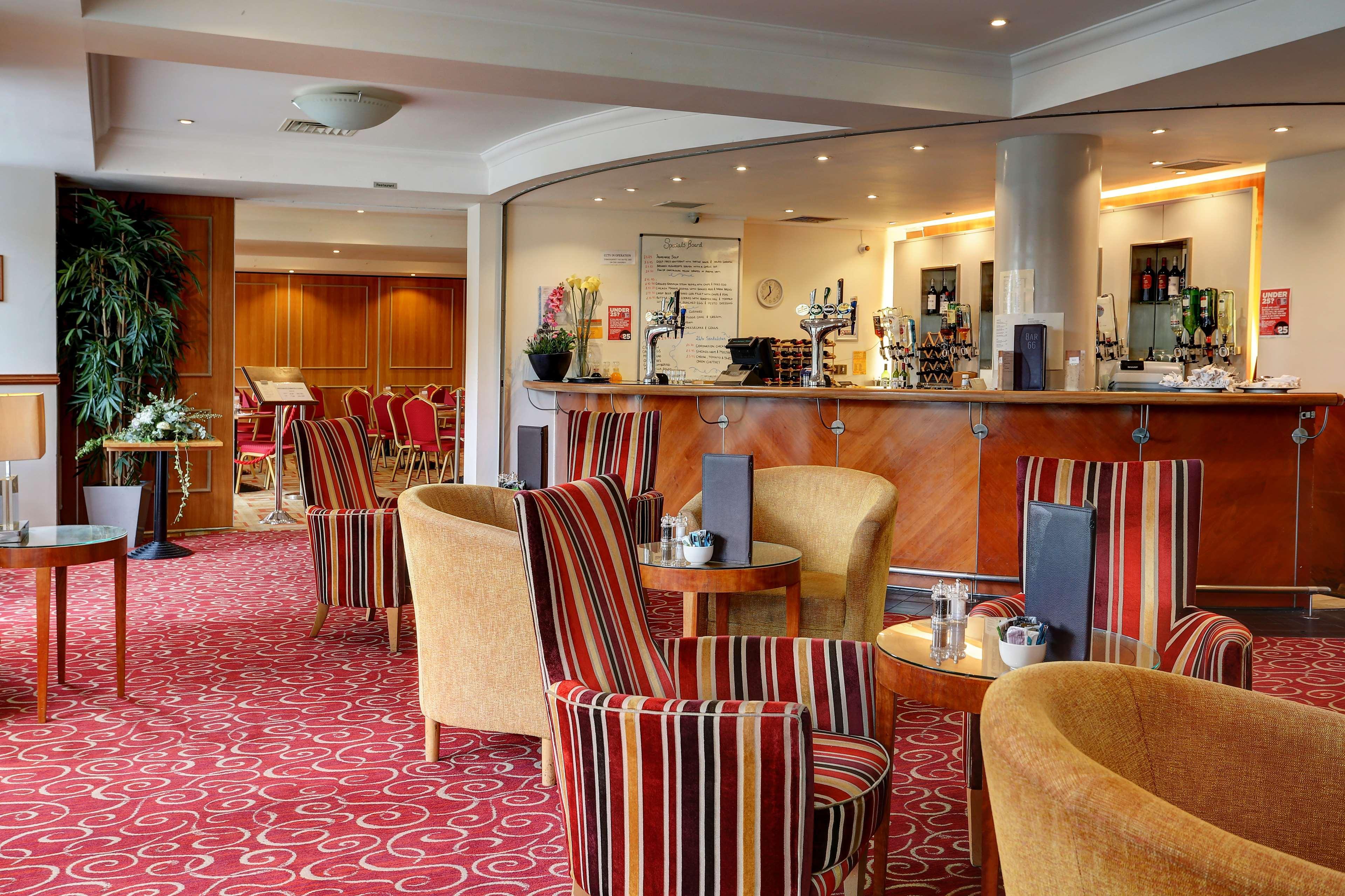Best Western Homestead Court Hotel Вэлвин Гарден Сити Экстерьер фото
