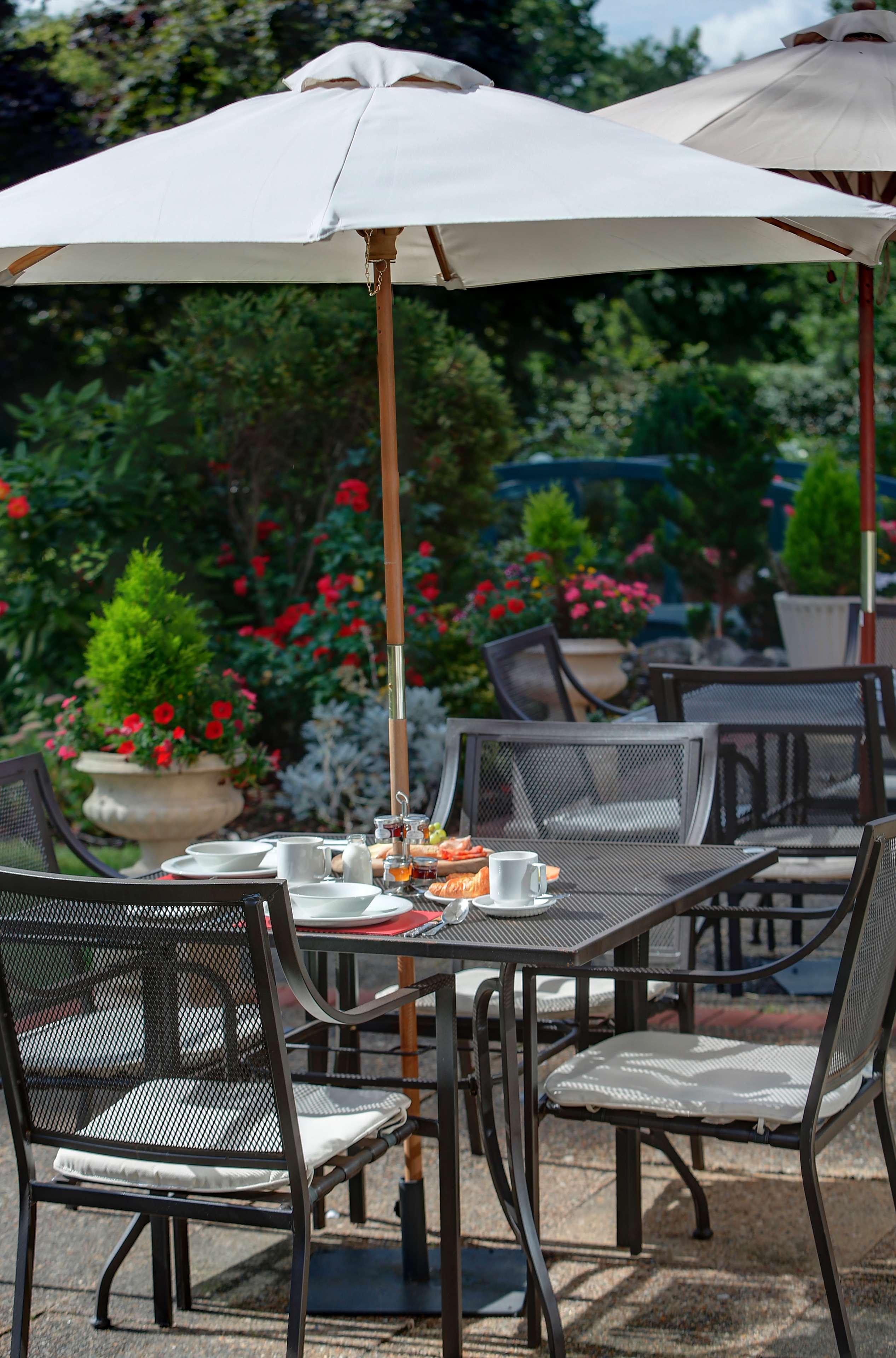 Best Western Homestead Court Hotel Вэлвин Гарден Сити Экстерьер фото