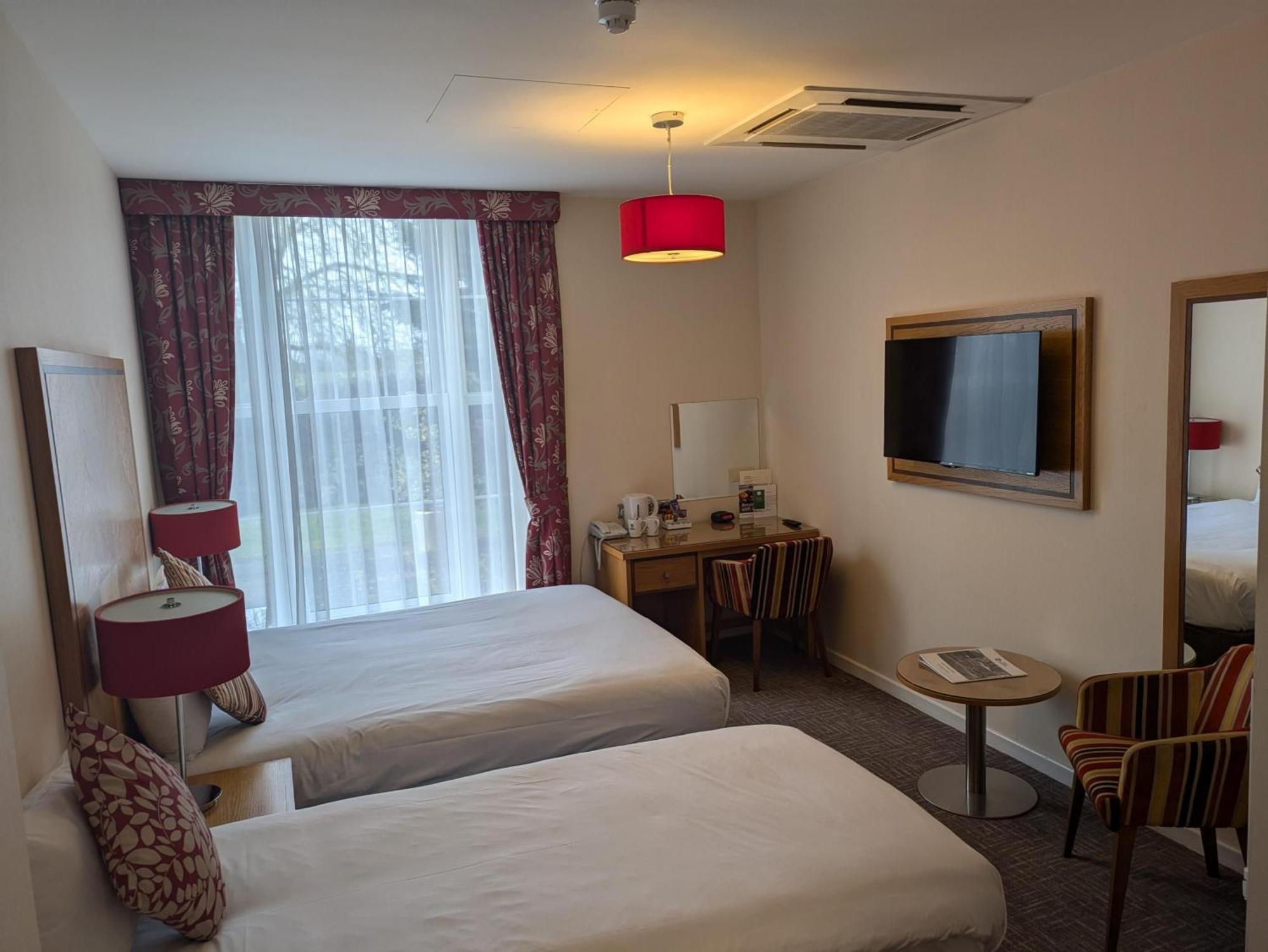 Best Western Homestead Court Hotel Вэлвин Гарден Сити Экстерьер фото