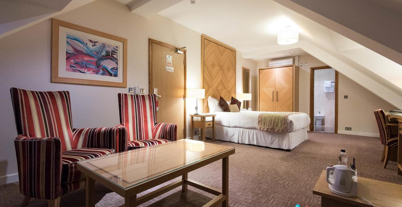 Best Western Homestead Court Hotel Вэлвин Гарден Сити Экстерьер фото